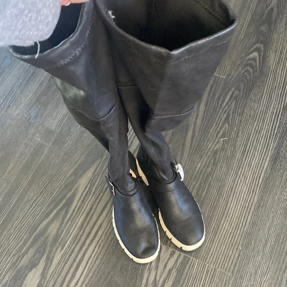 NWOB🍍OVER THE KNEE BOOTS🍍tie in back🍍platform style 🍍SIZE 8🍍G-1